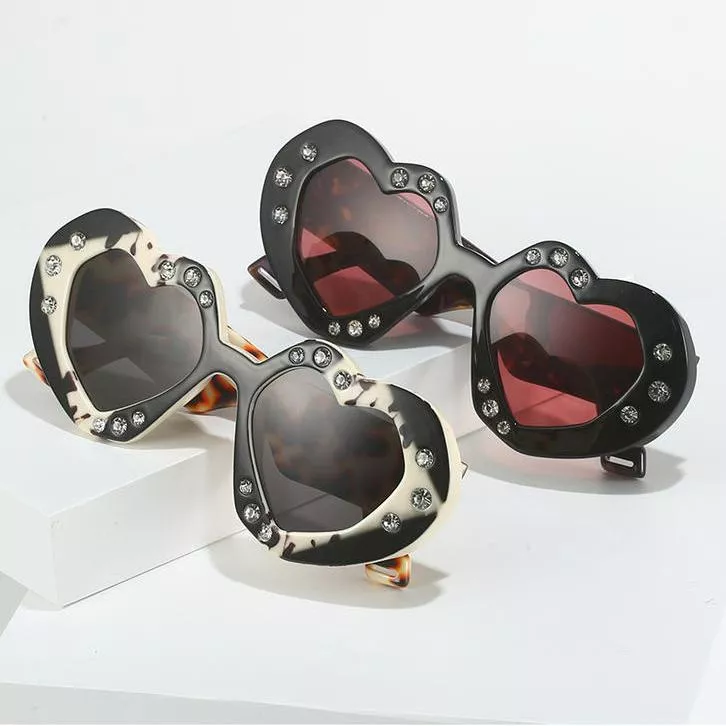 Heart-shaped Punk Sunglasses Women 2024 Luxury Brand Designer Love Sun Glasses For Ladies Street Style With Rhinestones Eyewear Heart-shaped Punk Sunglasses Women 2024 Luxury Brand Designer Love Sun Glasses For Ladies Street Style With Rhinestones Eyewear